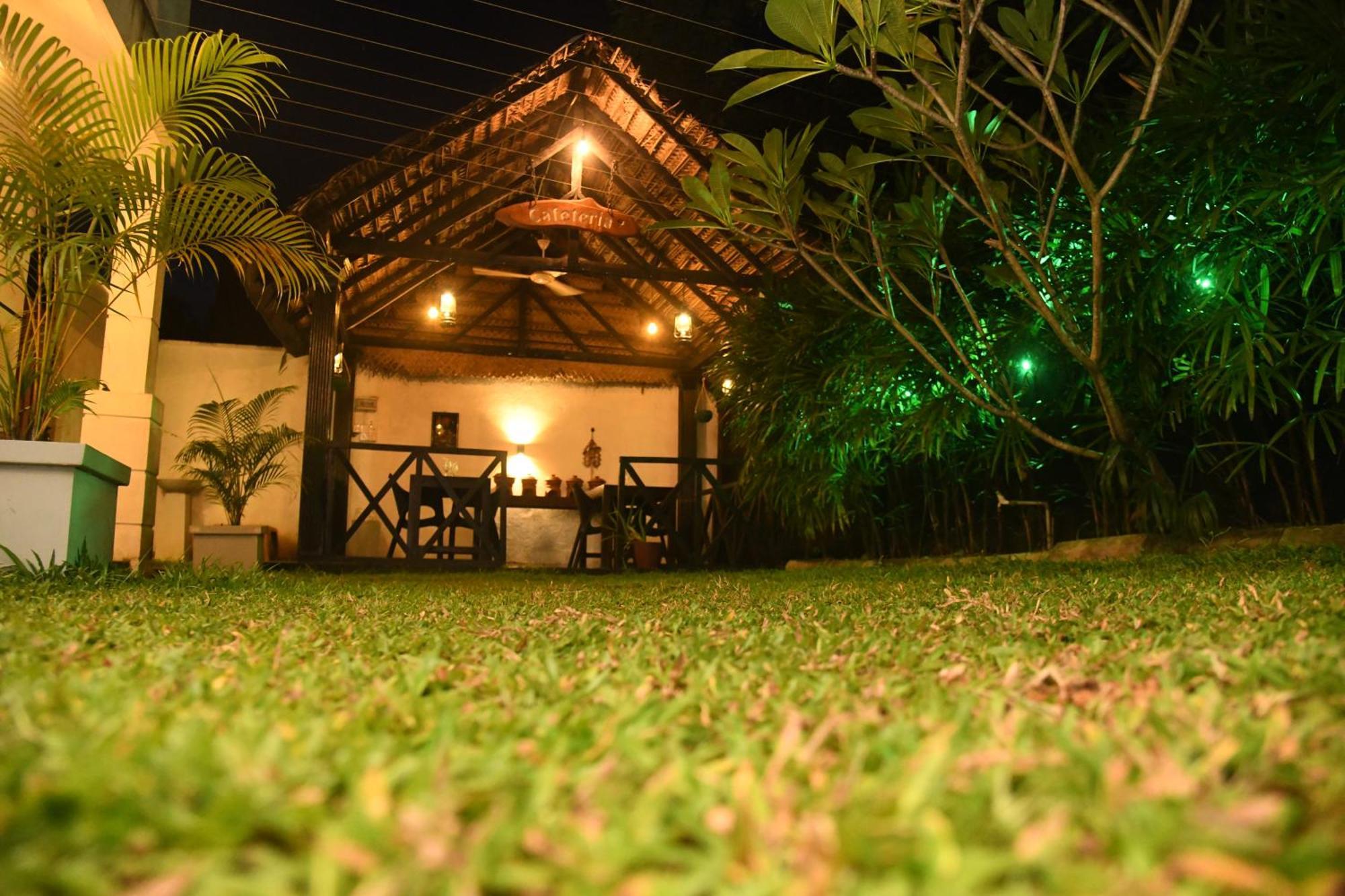 Wild Park Safari Home Stay Udawalawe Exterior foto